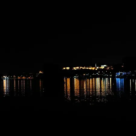 Hostel Arkabarka Floating