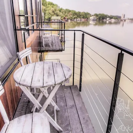 Arkabarka Floating * Belgrado