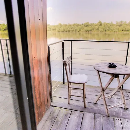 Hostel Arkabarka Floating *