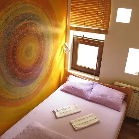 Arkabarka Floating Hostel *