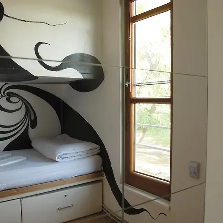 Hostel Arkabarka Floating Belgrade