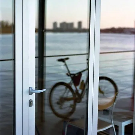 Arkabarka Floating *