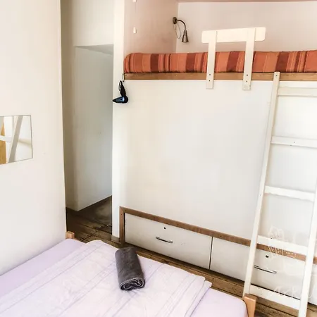 Hostel Arkabarka Floating Belgrade