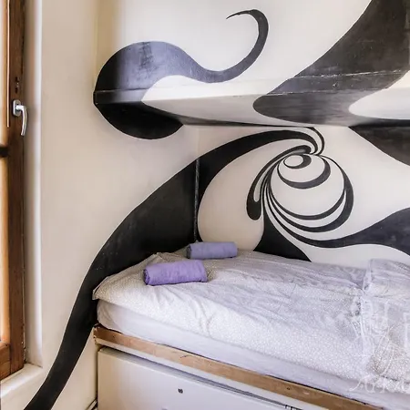 Hostel Arkabarka Floating *