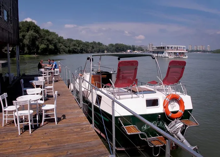 Hostel Arkabarka Floating *