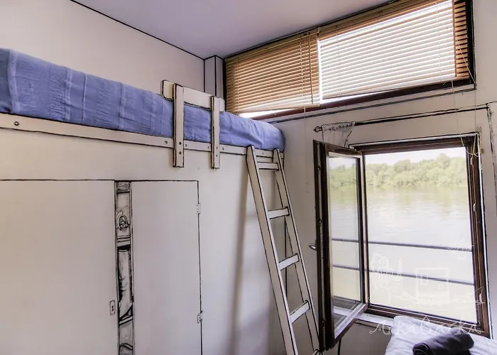 Arkabarka Floating *