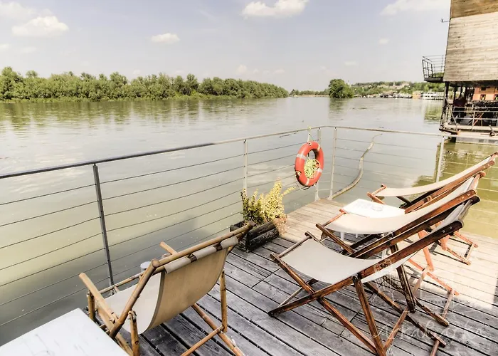 Arkabarka Floating Hostel Belgrade